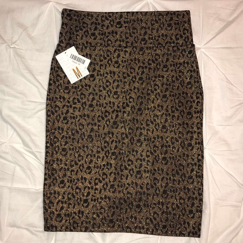 Lularoe Elegant Giraffe Print Cassie